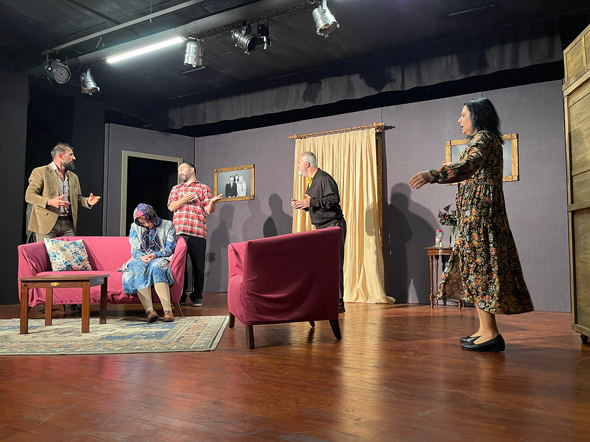 Entrikal Dolap Komedyas 2. Tiyatro Festivalinde Sahnelendi

