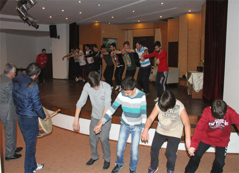 FOLKLOR ALIMALARI TM GAZ DEVAM EDYOR