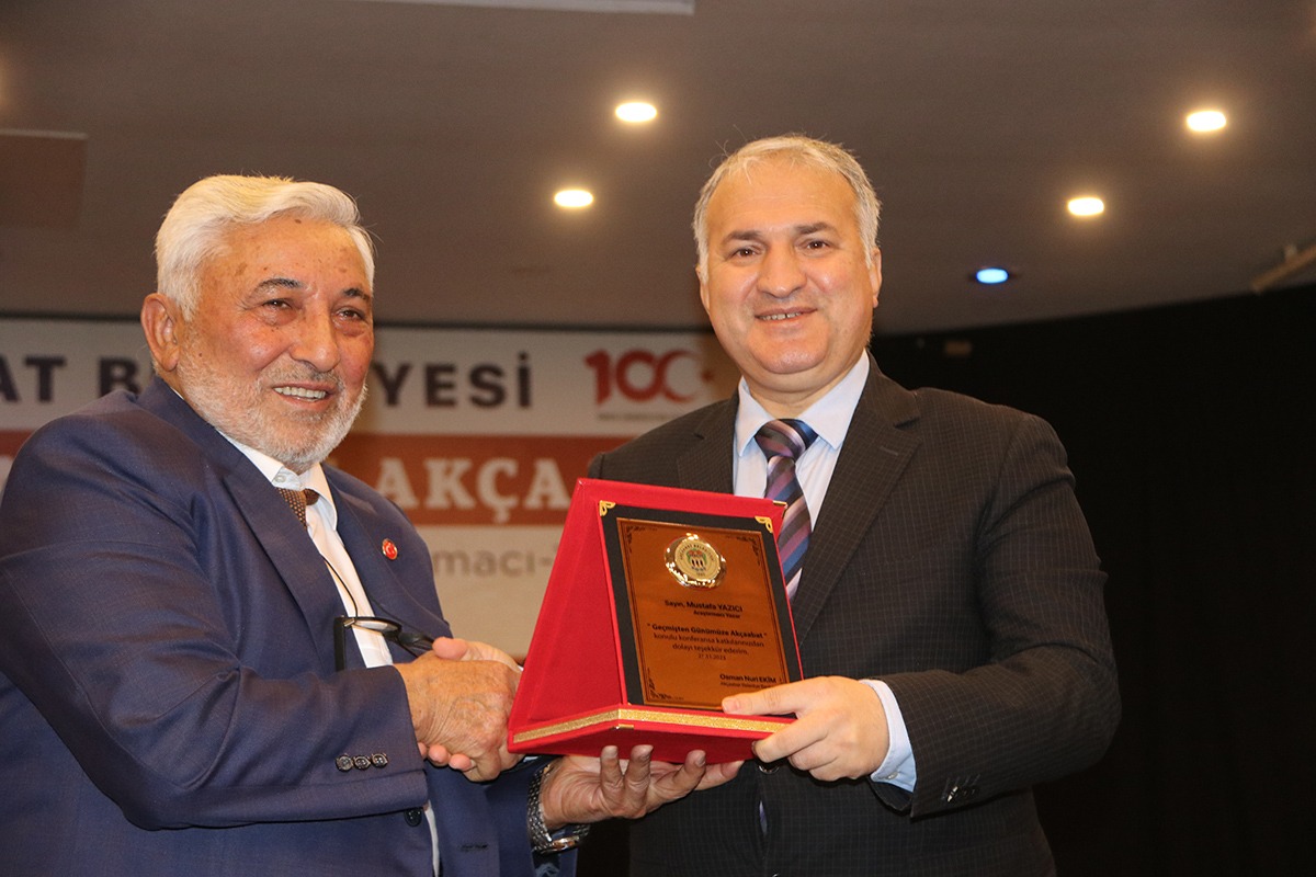 ‘GEÇMİŞTEN GÜNÜMÜZE AKÇAABAT’ ADLI KONFERANS YAPILDI