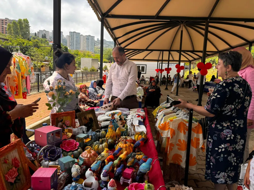 GELENEKSEL LEZZETLER VE EL EMEĞİ ÜRÜNLER BİR ARADA