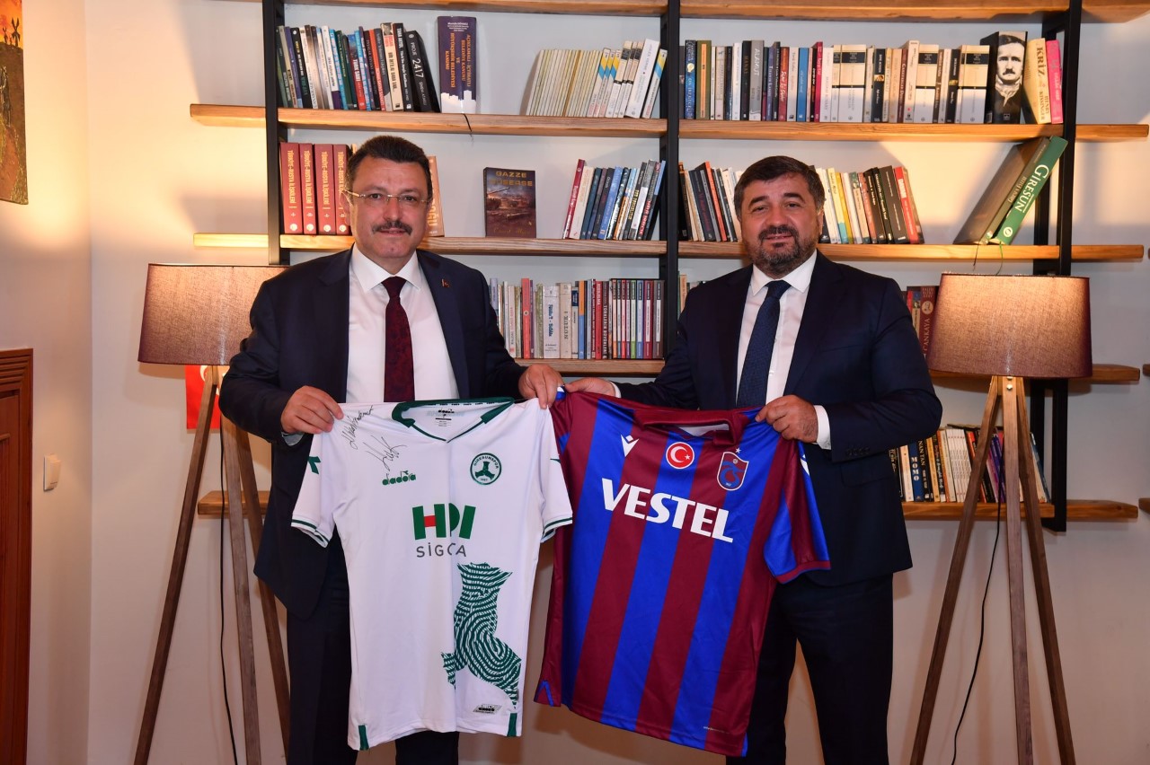 Gen, Giresun Belediyesini ziyaret etti

