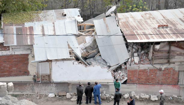 Gümüşhane’ye kaya yağdı!