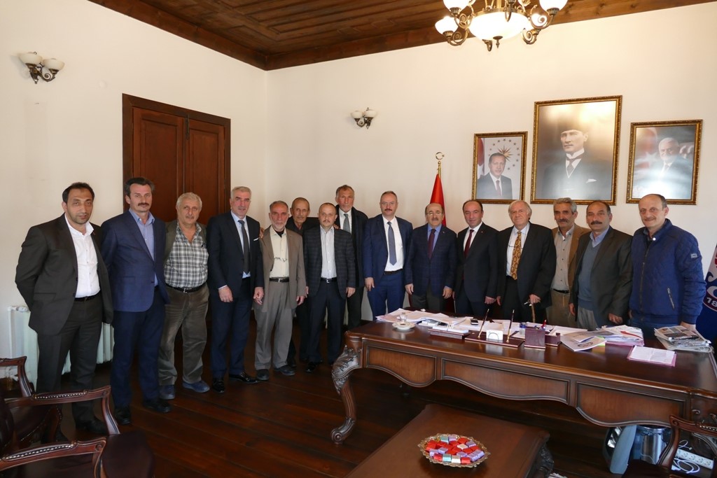 Halkmzla el ele omuz omuza almalarmz srdryoruz

