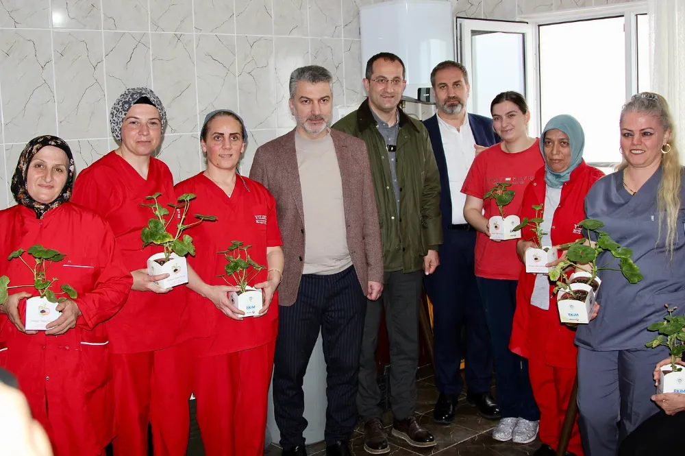 HUZUREVİNE ANLAMLI ZİYARET