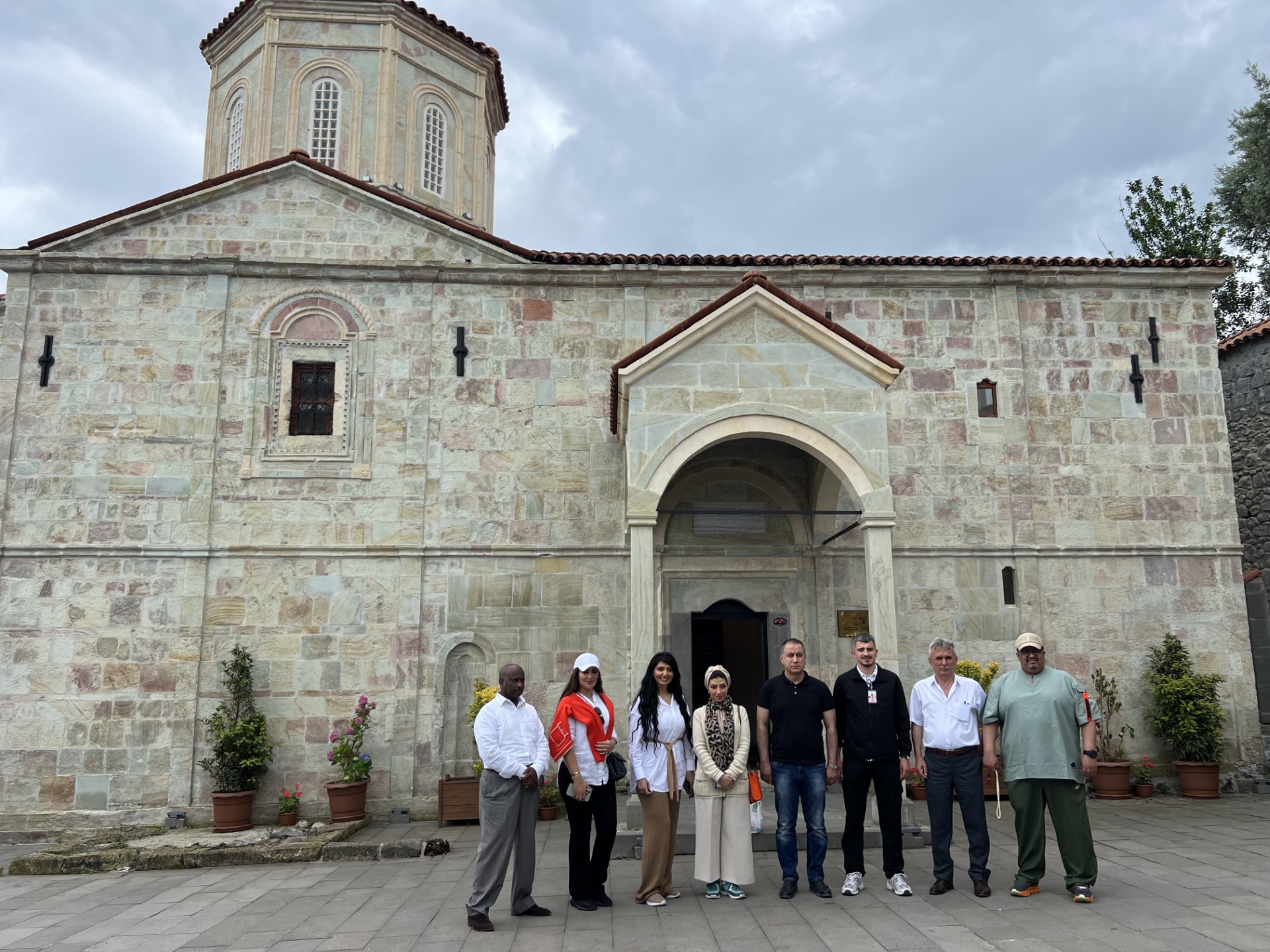 NFLUENCERLAR VE YOUTUBERLER ORTAMAHALLEY KEFETT

