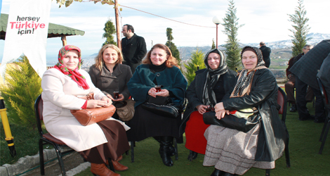 Kadn Kollar 2. Kez Kermes Dzenledi

 

