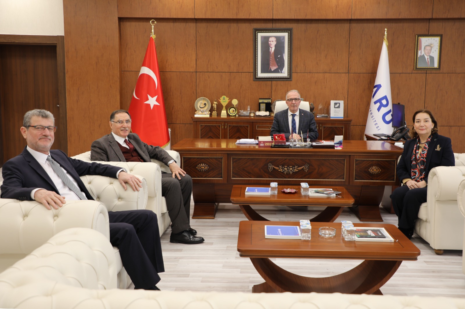 Kamu Başdenetçisi Şeref Malkoç’tan BARÜ’ye ziyaret