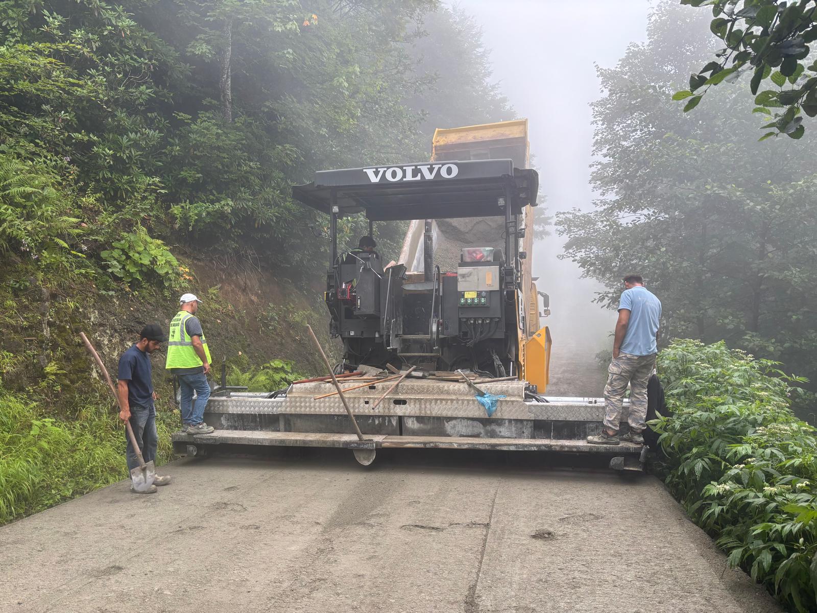 KARADAĞ GRUP YOLUNDA TOPRAK YOL TARİH OLUYOR