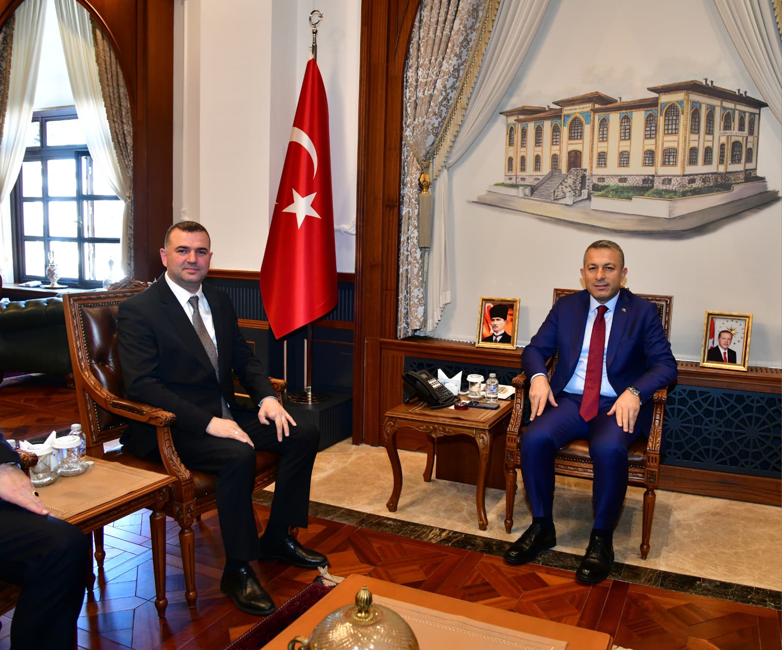 MHP Trabzon İl Başkanlığı Vali Tahir Şahin'i Ziyaret Etti
