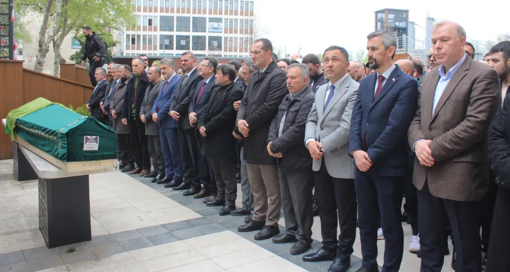 NAZMİYE ERGÜN DUALARLA UĞURLANDI