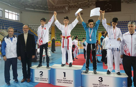 Oflu Karateciler başarıya doymuyor