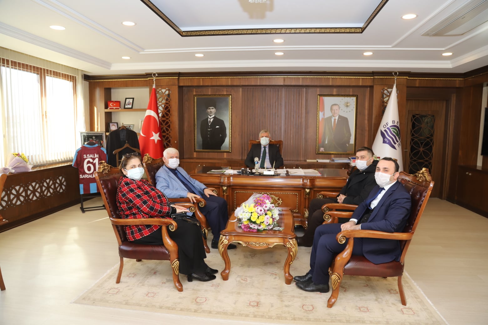 Öğretmenlerden Başkan Sarıalioğlu'na anlamlı ziyaret