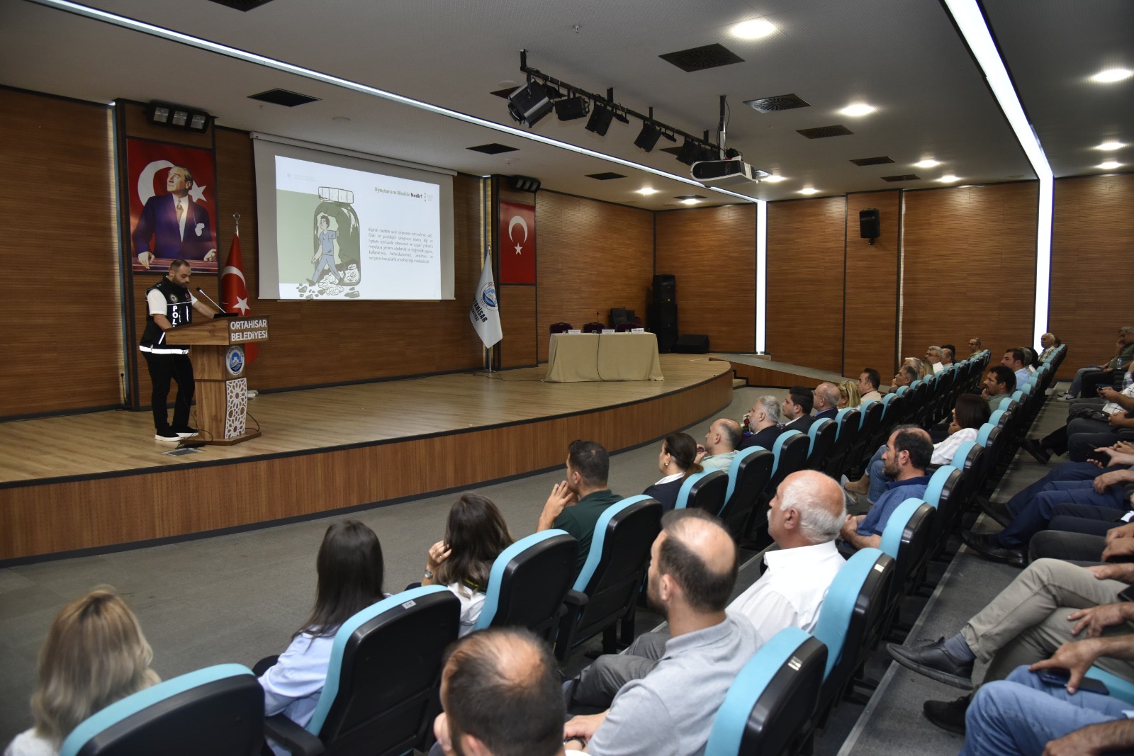 ORTAHİSAR BELEDİYESİ, ‘MADDE BAĞIMLILIĞI İLE MÜCADELE’ PANELİ DÜZENLEDİ