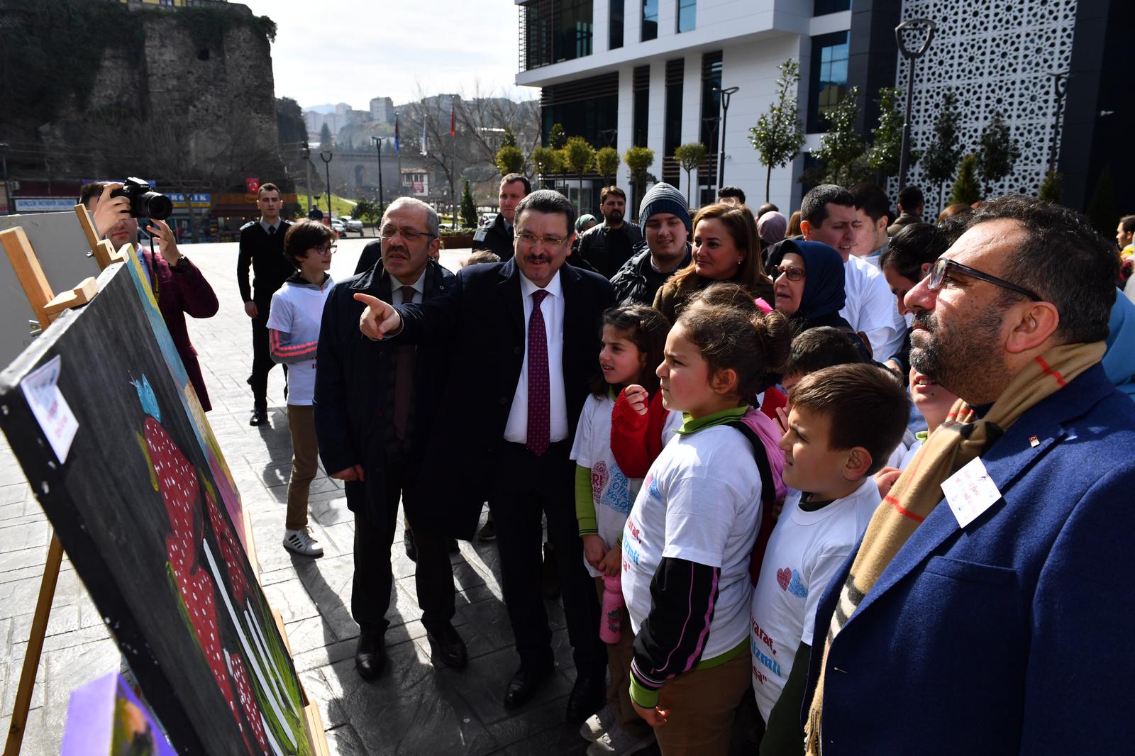 Otizmli genlerden muhteem sergi!

