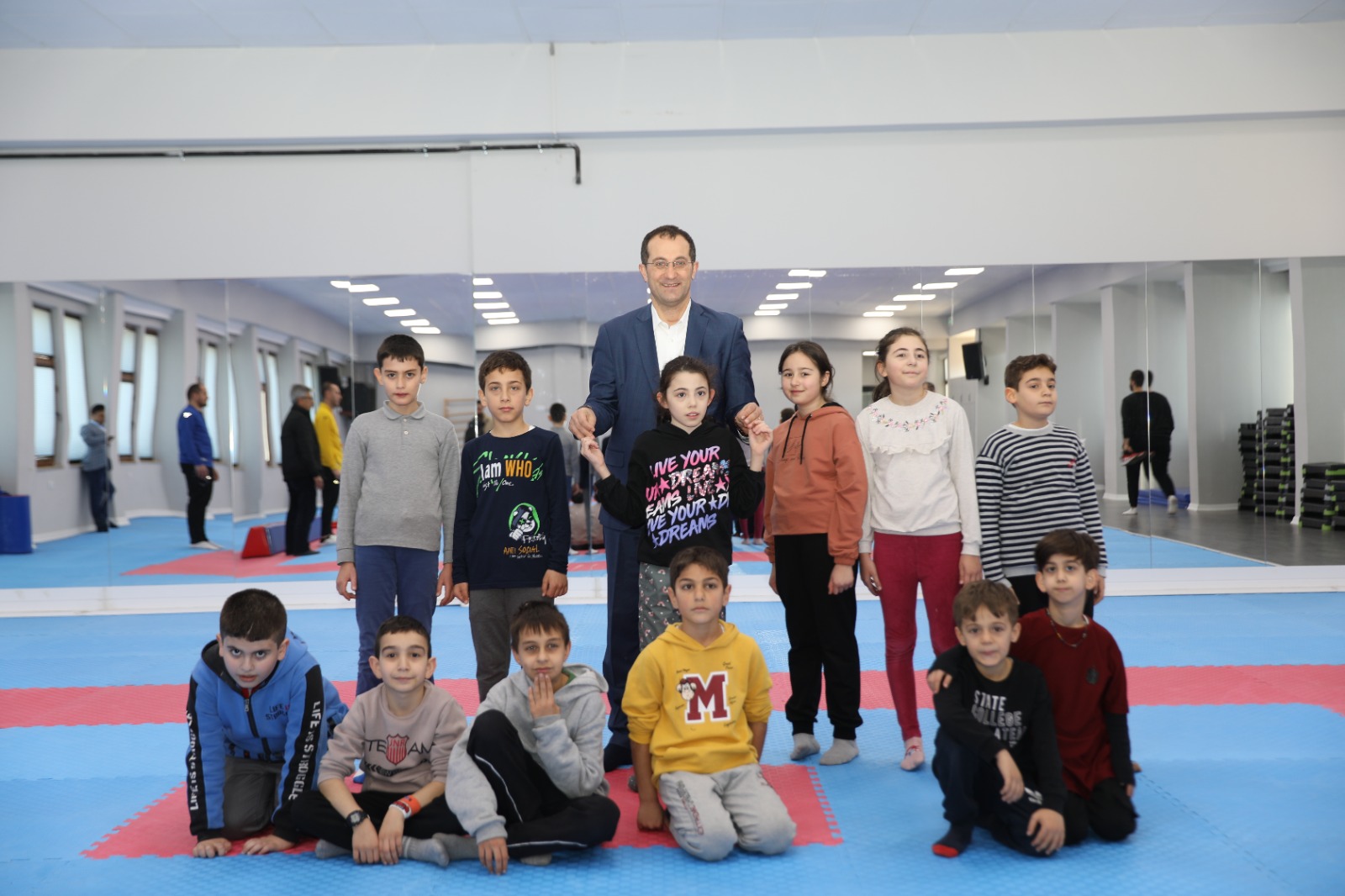 ÖZEL GEREKSİNİMLİ ÇOCUKLAR AKÇAABAT BELEDİYESİ SPOR EĞİTİM MERKEZİNDE