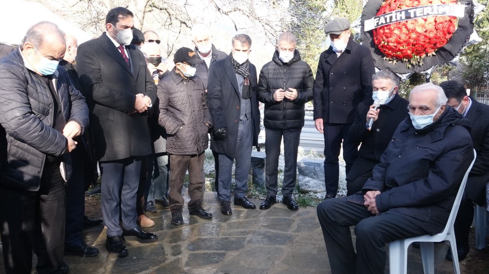 ZKAN SMER, MEZARI BAINDA ANILDI 