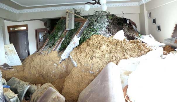 Rize’de toprak kayması: 1 ölü