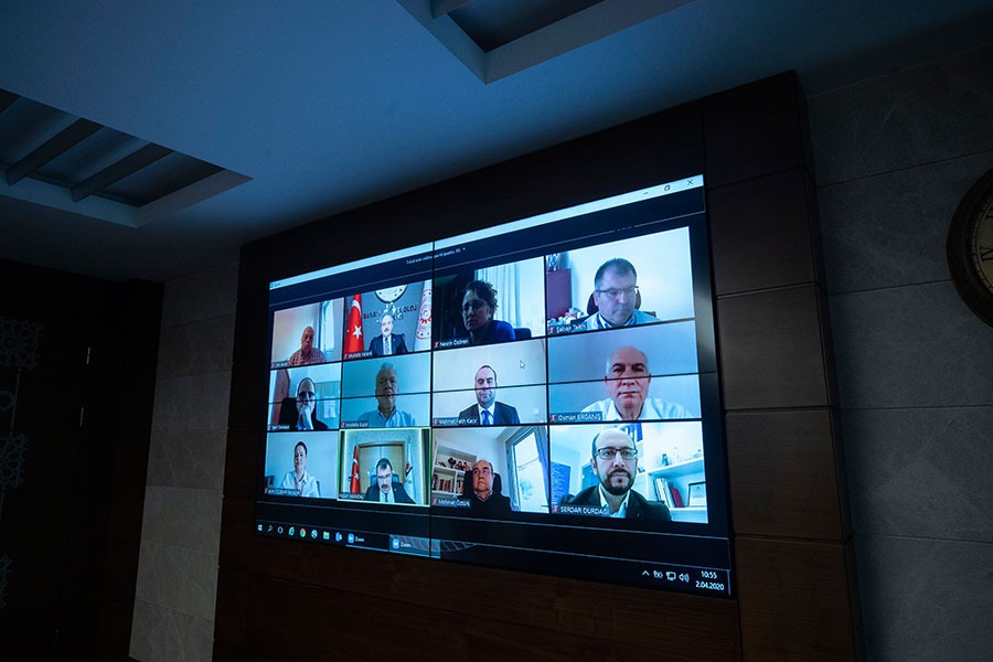 Sanayi ve Teknoloji Bakanı Varank’tan yerli enzim üreten ekibe övgü