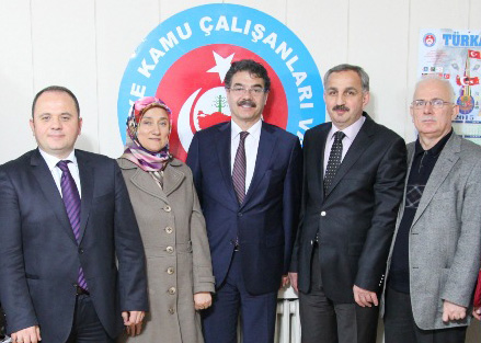 Şener Pul topa tuttu