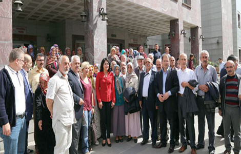 Siyasilerden Kyllere Destek