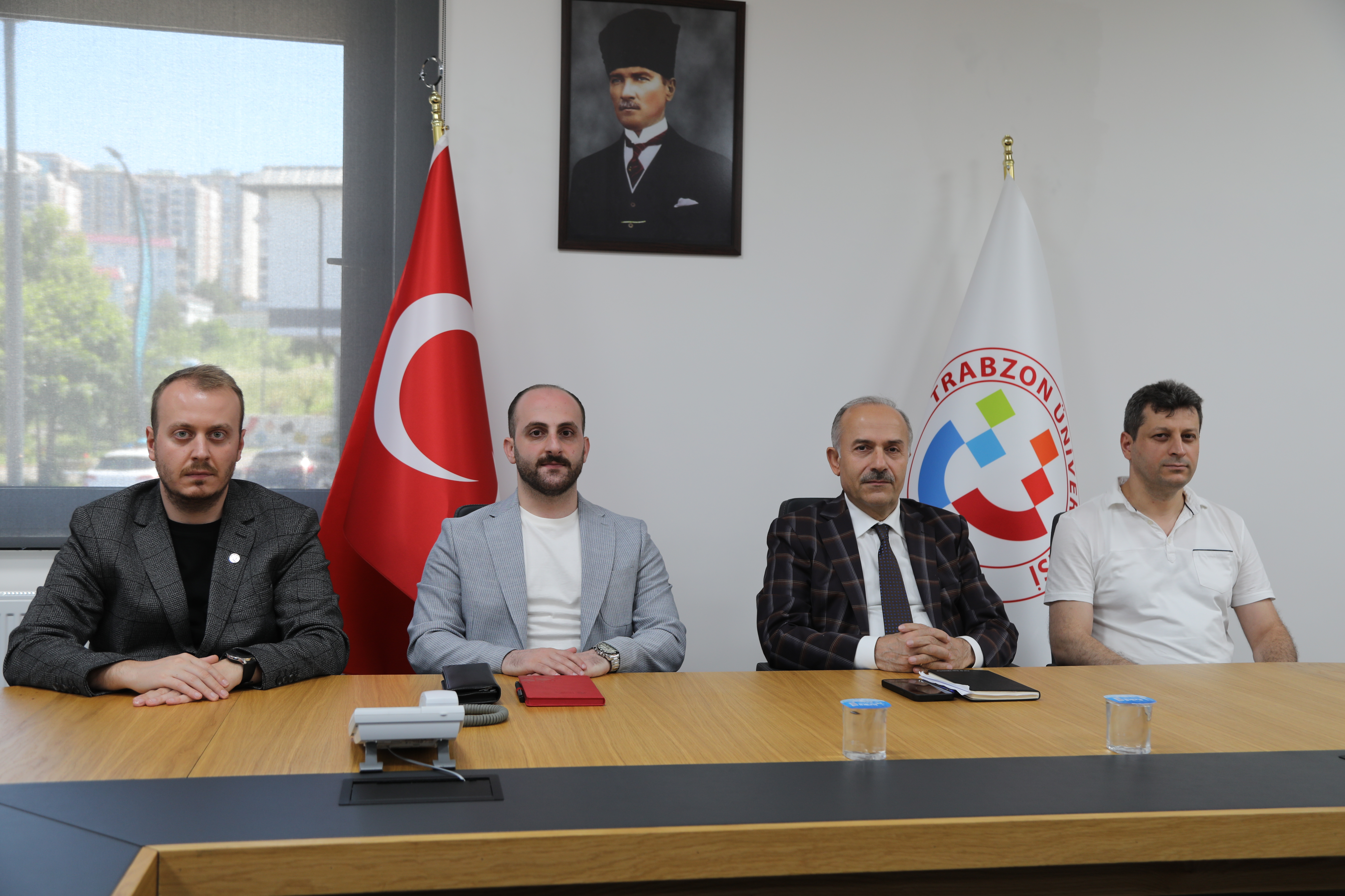 STAJ YAPANLAR DAHA KOLAY IS BULUYOR