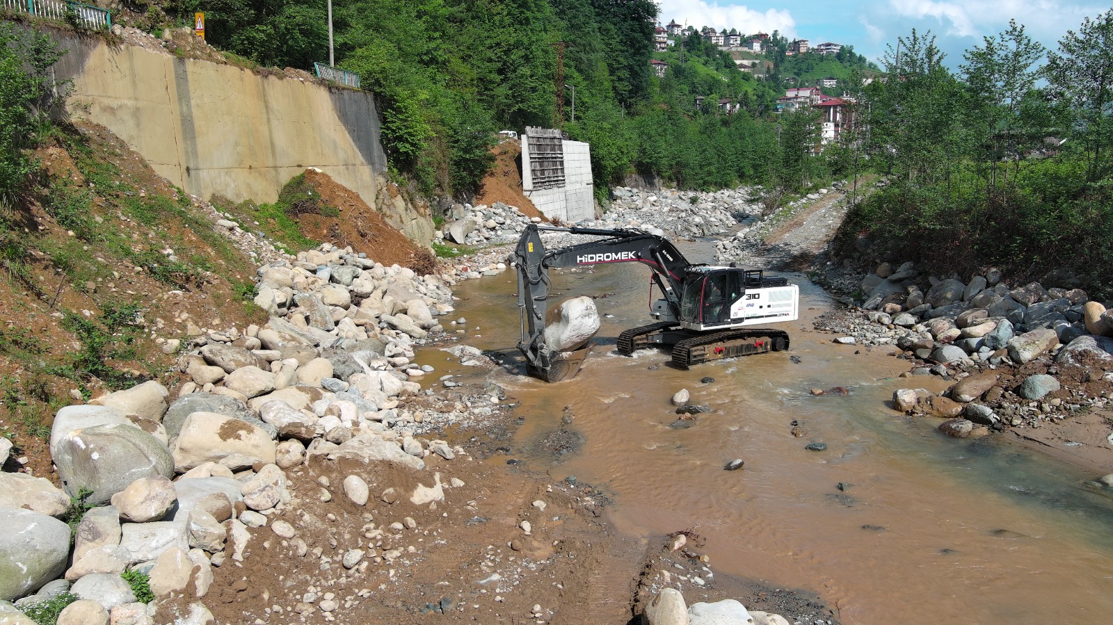 TAŞKIN RİSKİ YÜKSEK İLLERİMİZDE YEŞİL KARINCALARIMIZ ÇALIŞIYOR