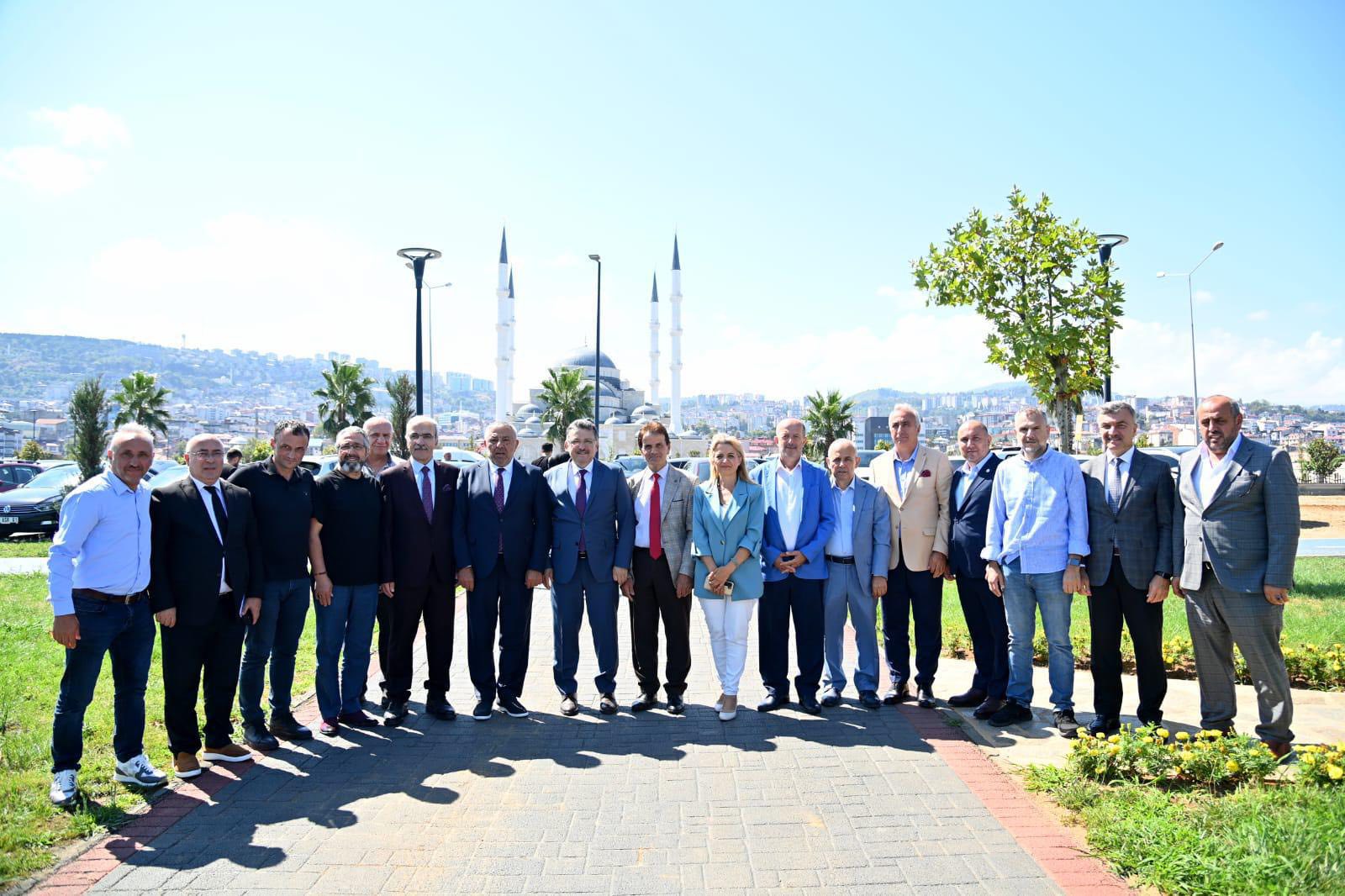 Trabzon Gnleri'nin zengin bir ierikle yaplacan aklayan Bakan Gen, herkesi etkinlie davet etti
