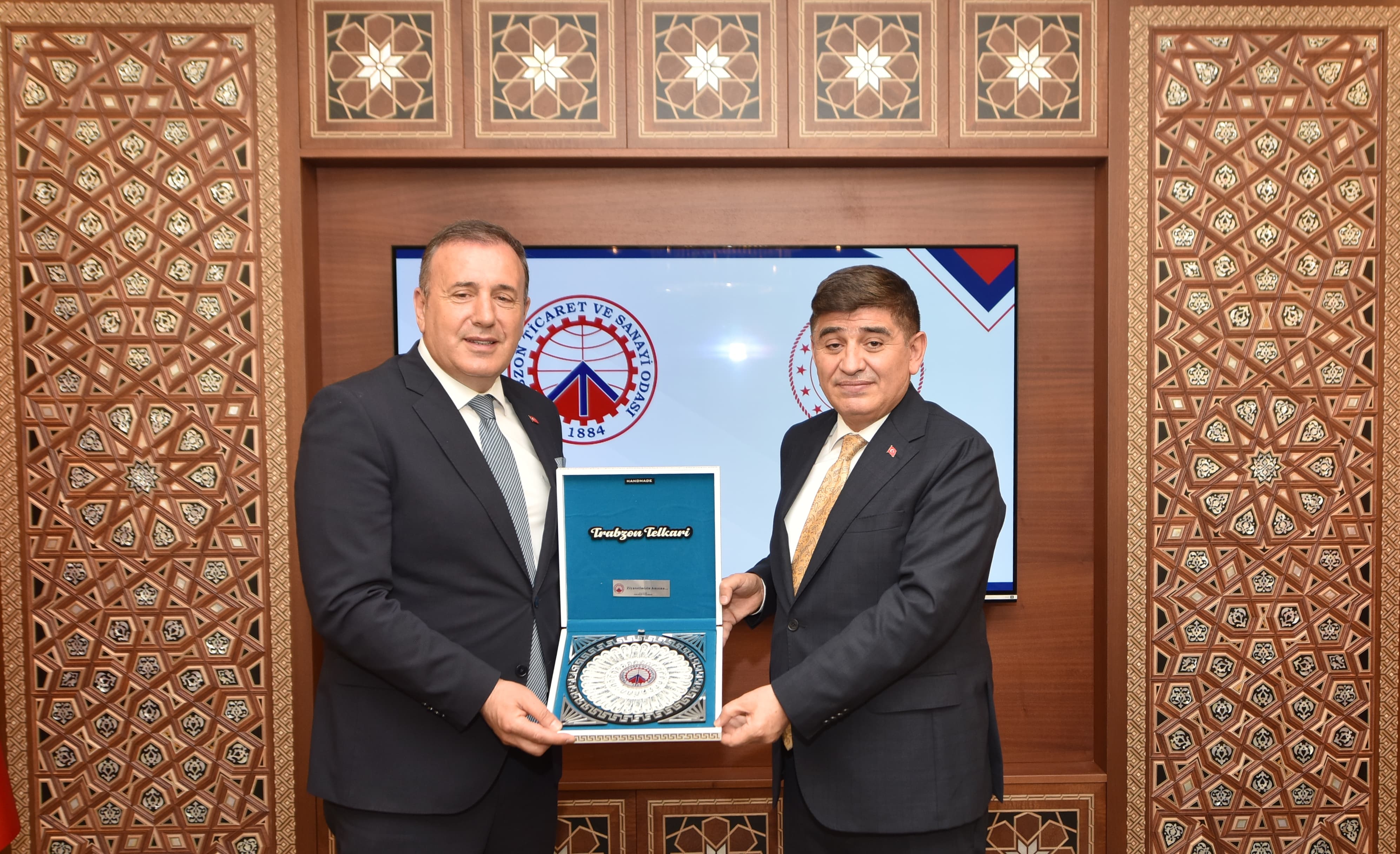 Trabzon Heyeti Türkiye'nin Doha Büyükelçiliğini ziyaret etti