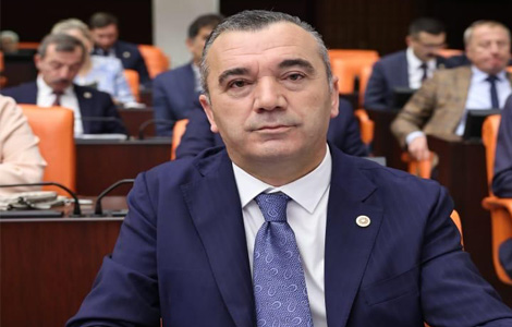 Trabzon Milletvekili Aydn'dan Atatrk Heykeline saldran failin serbest kalmasna tepki!
