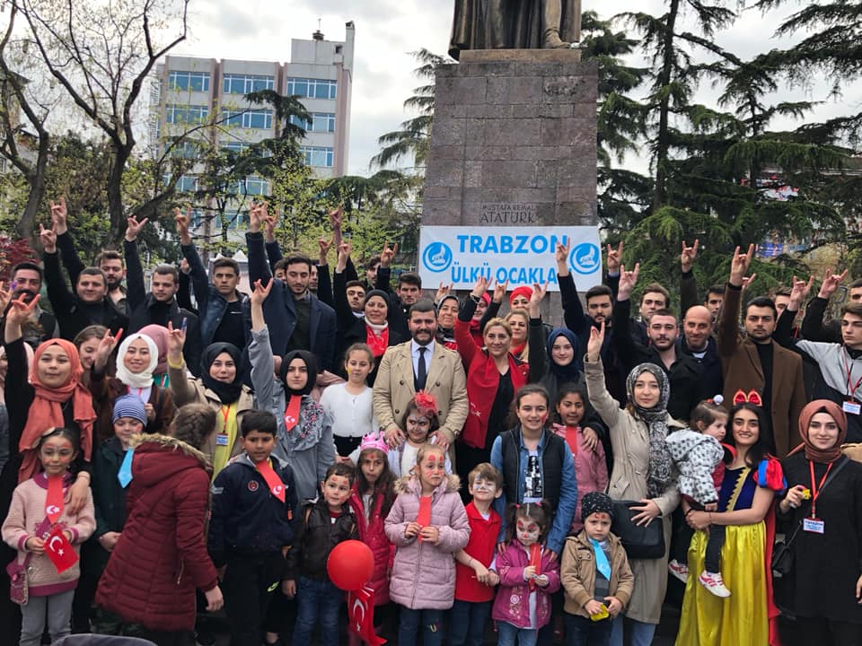 Trabzon lk Ocaklarndan 23 Nisan leni
