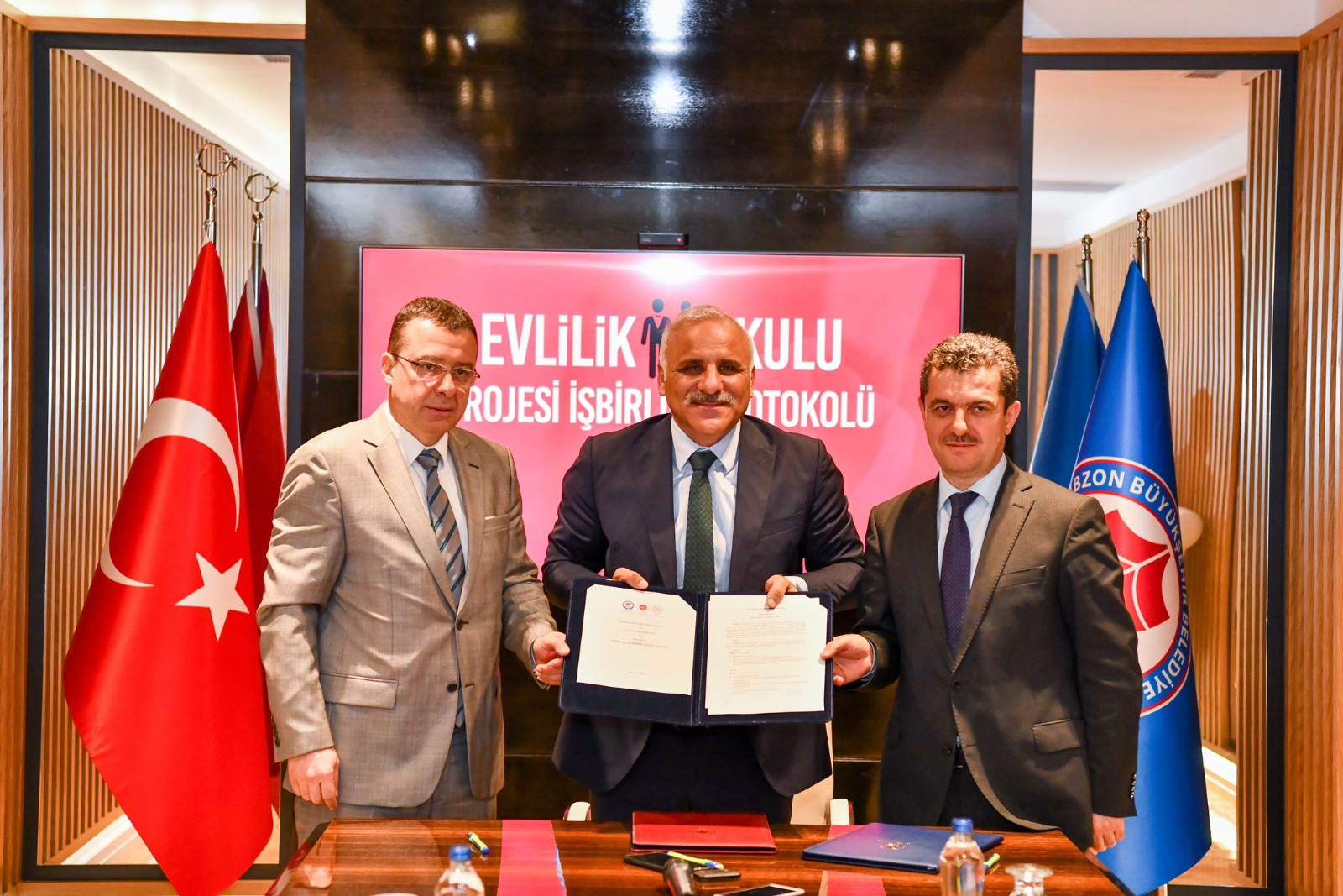 TRABZONDA EVLLK OKULU PROJES BALADI