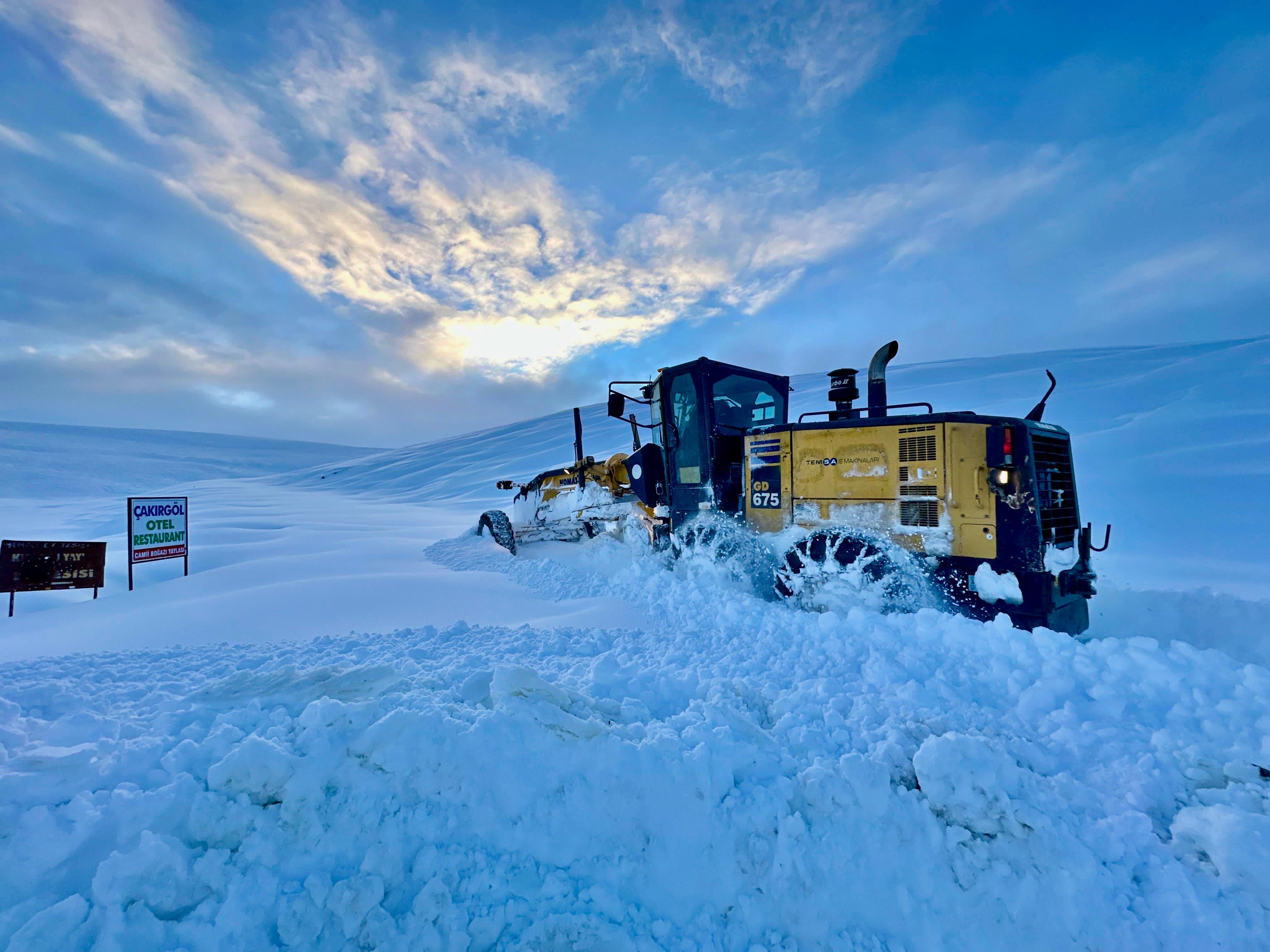 TRABZON'DA KAPALI MAHALLE YOLU KALMADI