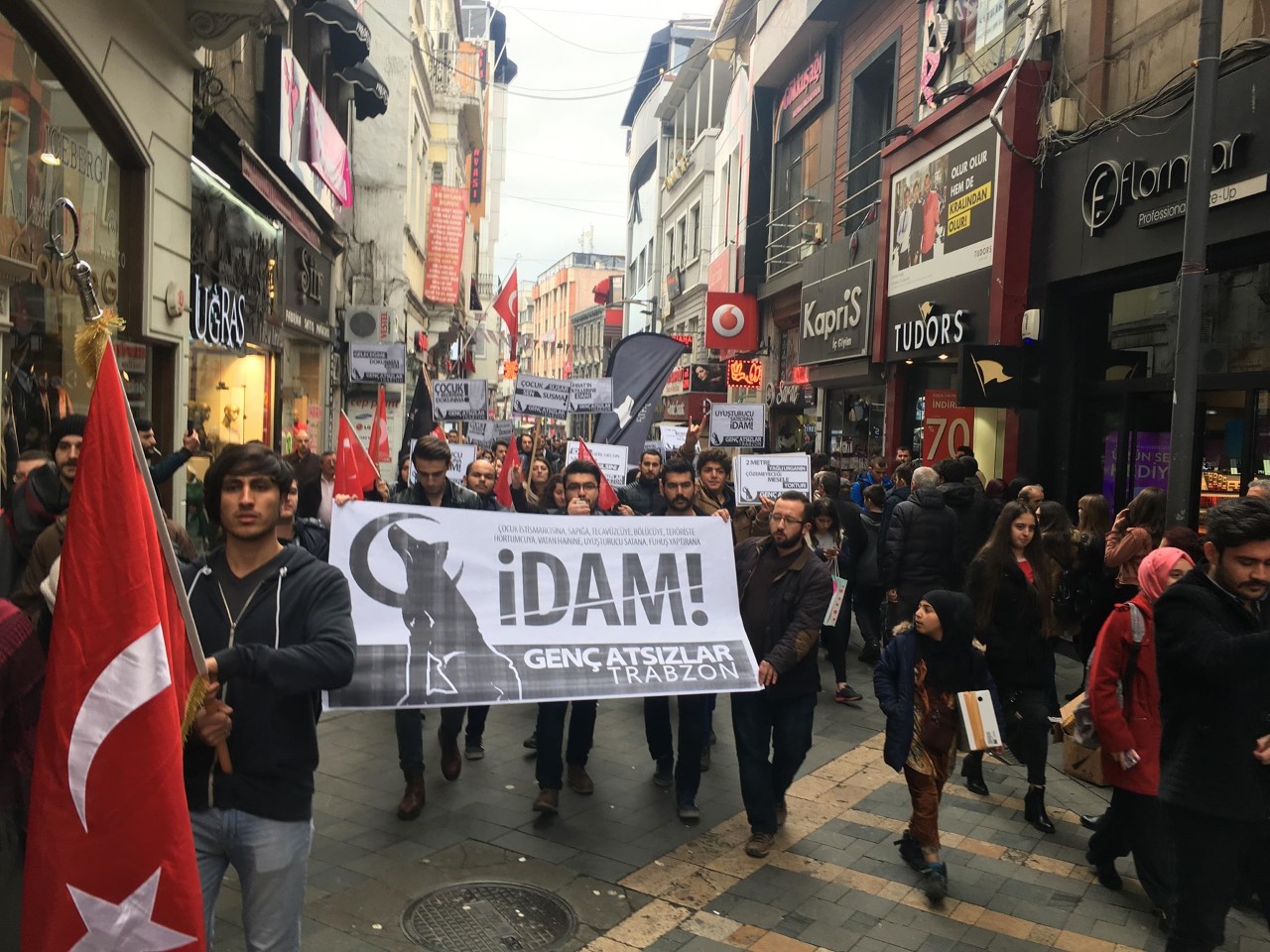 Trabzon'da Trkler dam iin yrd!

