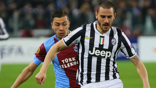 Trabzonspor, Juventus'a 2-0 kaybetti, Turu Zora Soktu