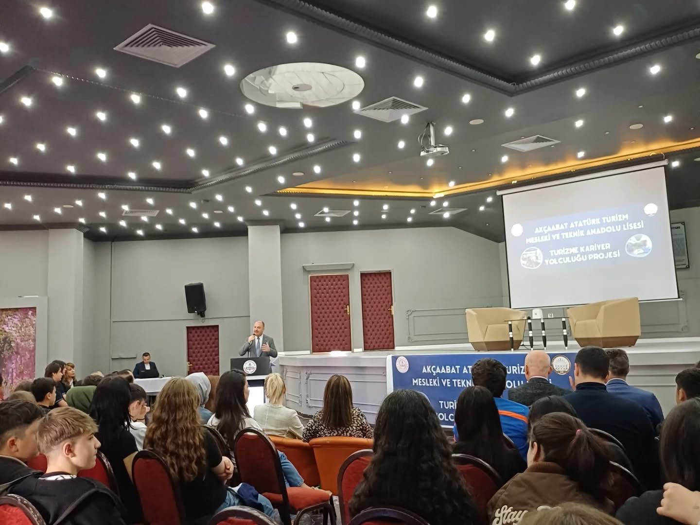 TURİZME KARİYER YOLCULUĞU PROJESİNDE FİNAL ETKİNLİĞİ GERÇEKLEŞTİRİLDİ