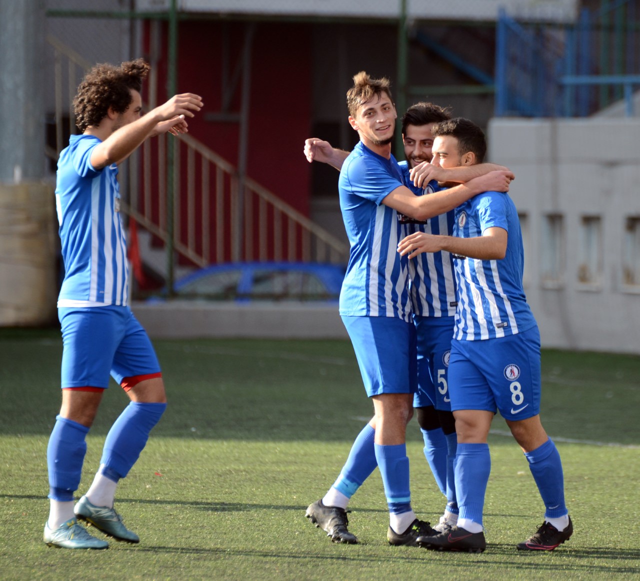 Zanosspor 4 ekti.
