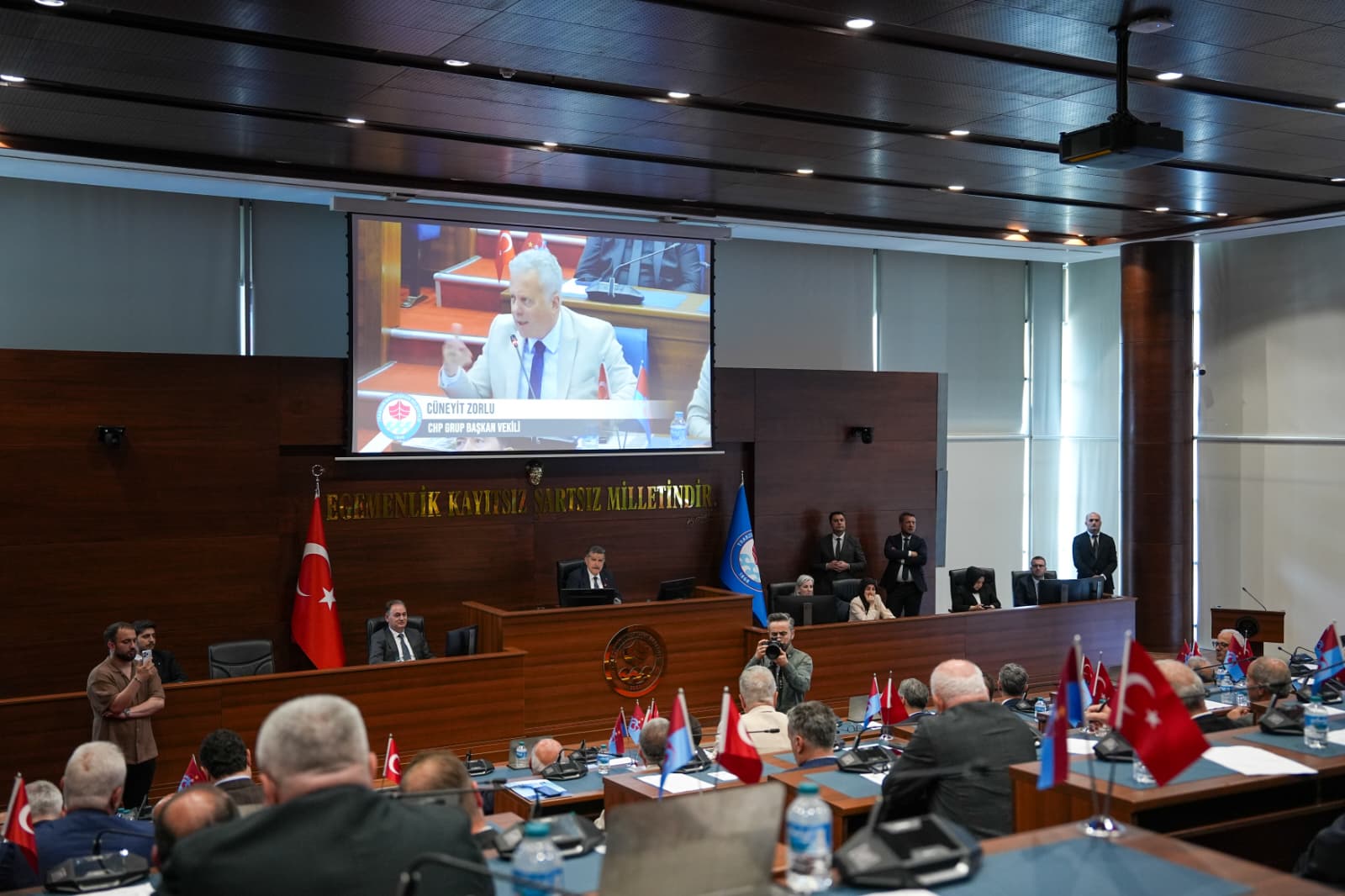 ZORLU, KÜLTÜR YOLU FESTİVALİ’NDE YAŞANAN ULAŞIM MAĞDURİYETİNİ DİLE GETİRDİ
